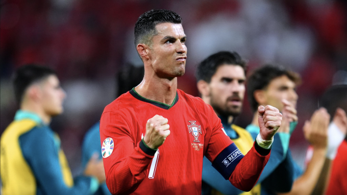 English football legend admires Ronaldo's perseverance - 1